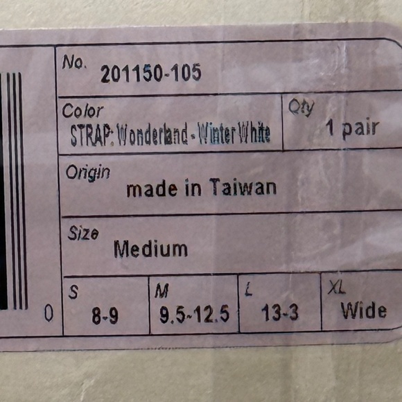 2 Pairs of Plae Spare Shoe Straps Tabs Wonderland Winter & Silver Medium New - Picture 6 of 6